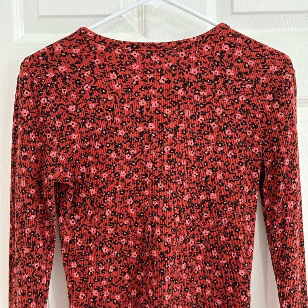 Old Navy Girl Fitted Ribbed Burgundy Black Floral Button-Up Top Sz XL 14/16 - Picture 7 of 9
